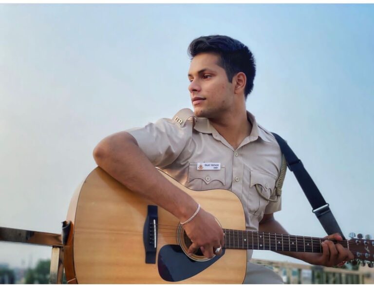 “Multi-Talented Rajat Rathore Shines as Playback Singer while Serving as Dedicated Delhi Police Constable”